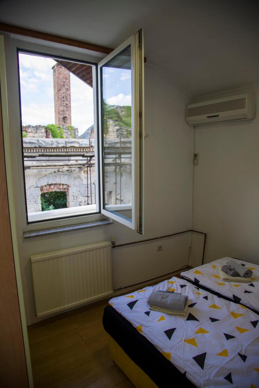 Apartman Puente Viejo โมสตาร์ ภายนอก รูปภาพ
