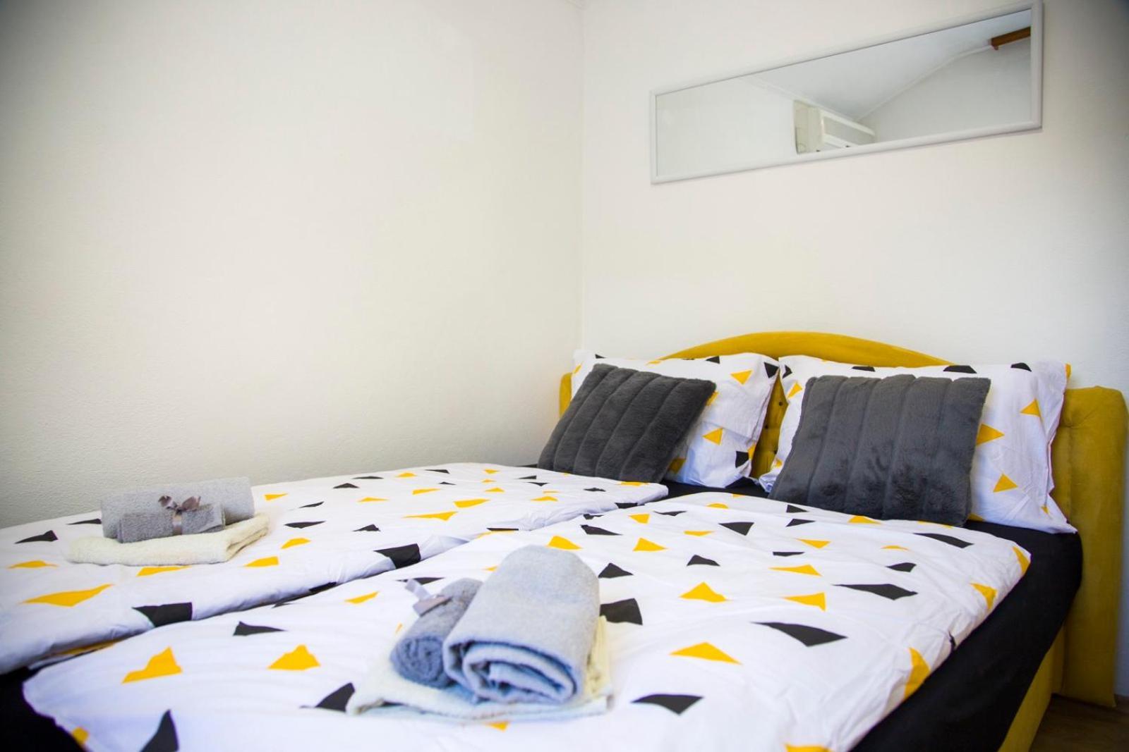 Apartman Puente Viejo โมสตาร์ ภายนอก รูปภาพ