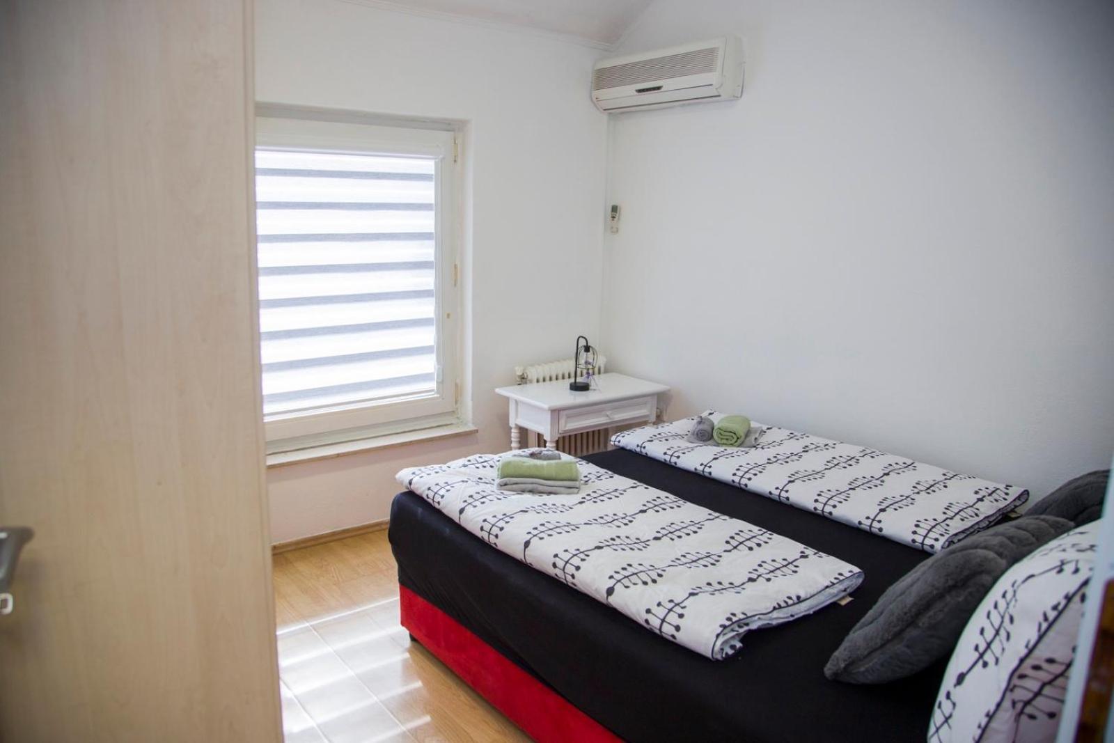 Apartman Puente Viejo โมสตาร์ ภายนอก รูปภาพ