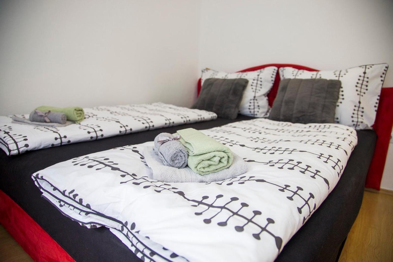 Apartman Puente Viejo โมสตาร์ ภายนอก รูปภาพ