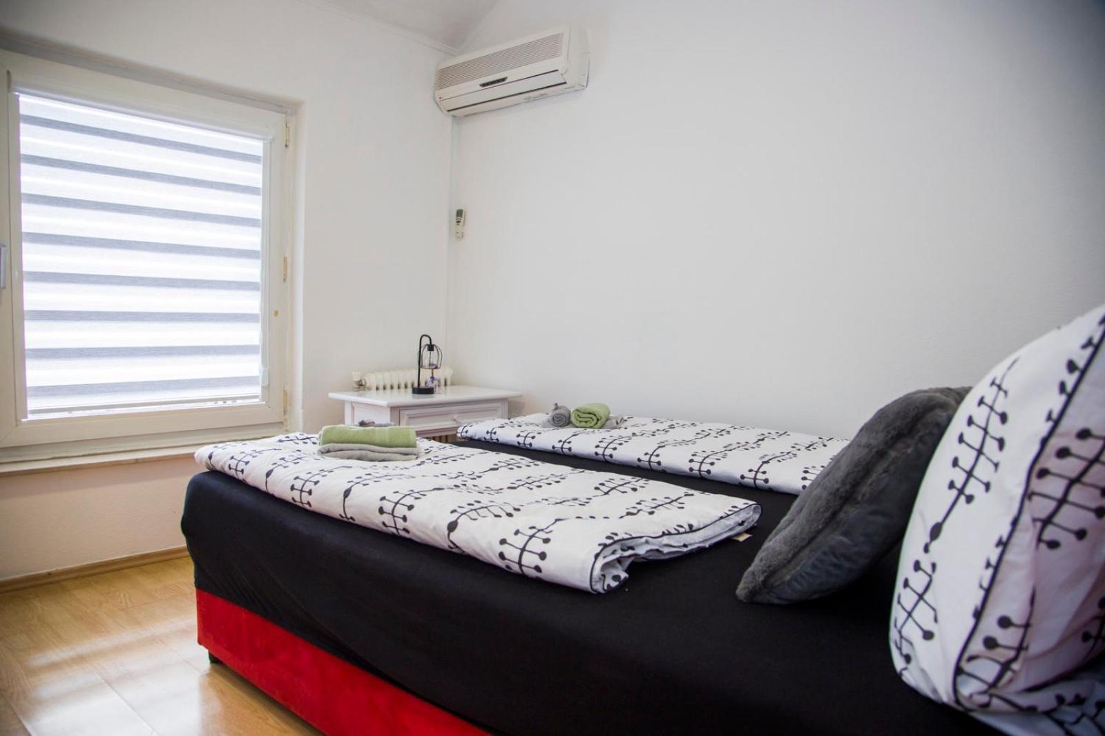 Apartman Puente Viejo โมสตาร์ ภายนอก รูปภาพ