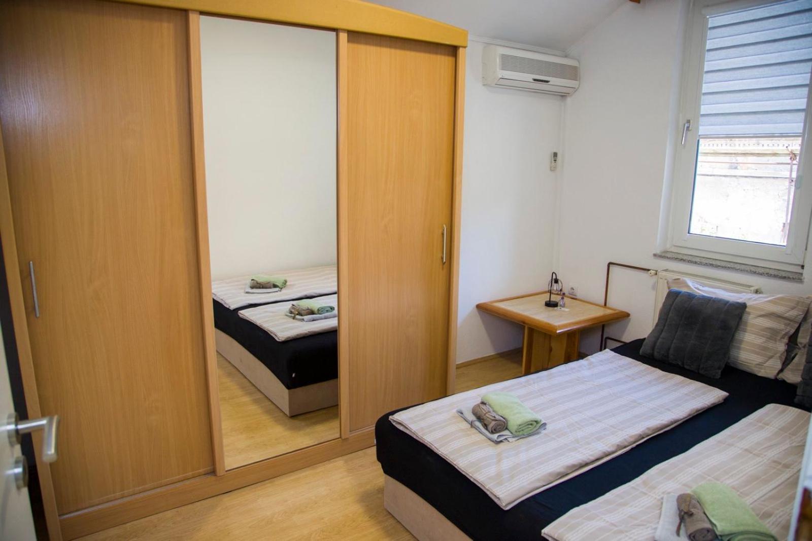 Apartman Puente Viejo โมสตาร์ ภายนอก รูปภาพ